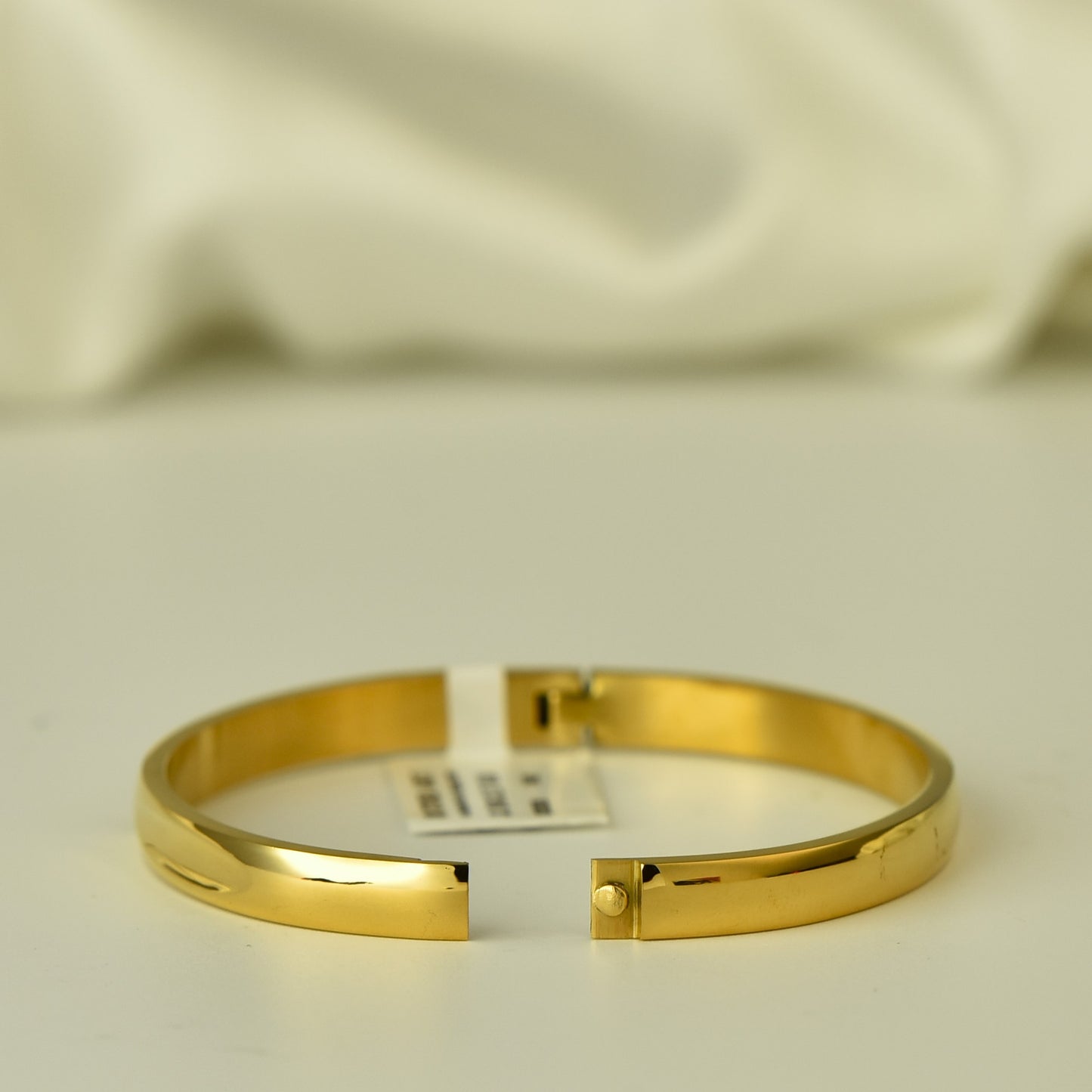 cuff-bracelet-kada-type-gold-polish-anti-tarnish-minimal-western-trend